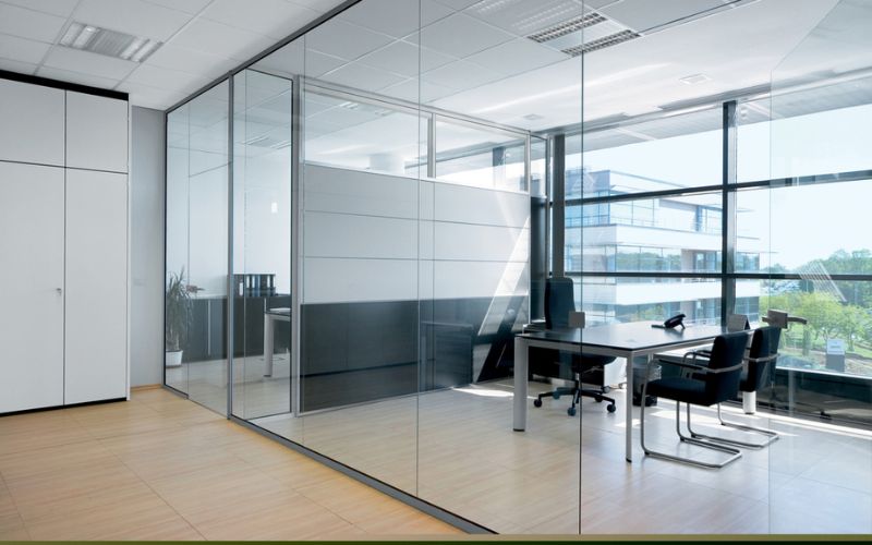 Office Layout how to arrange desk in room