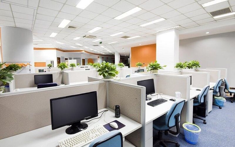Office Layout how to arrange desk in room