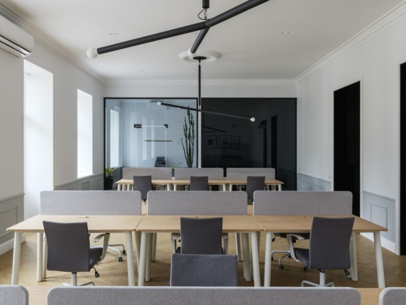 Minimalist interior but ensures versatility