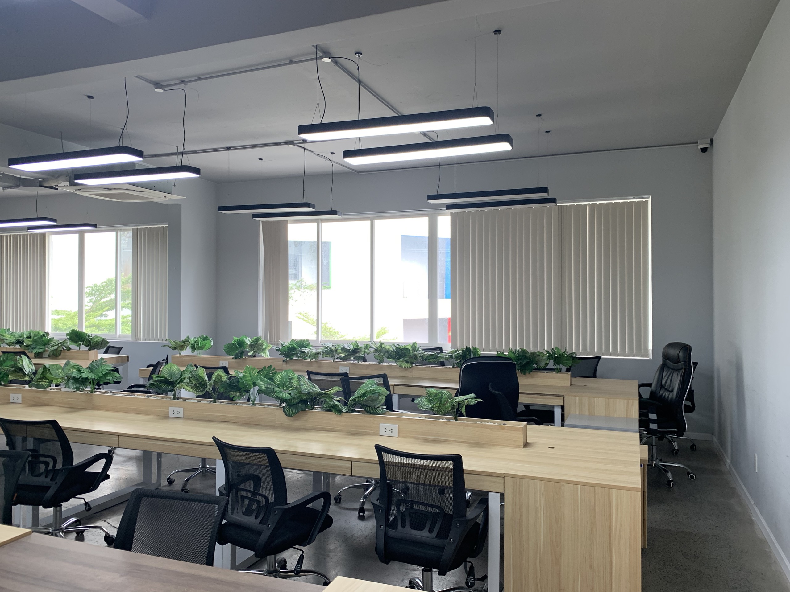 minimalist office